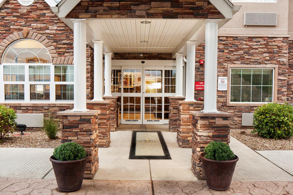 Microtel Inn & Suites By Wyndham Wheeling At The Highlands Triadelphia Exterior foto
